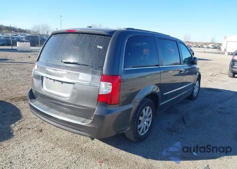 2015 Chrysler Town & Country Touring z USA, uszkodzony, nr VIN 2C4RC1BG1FR594854